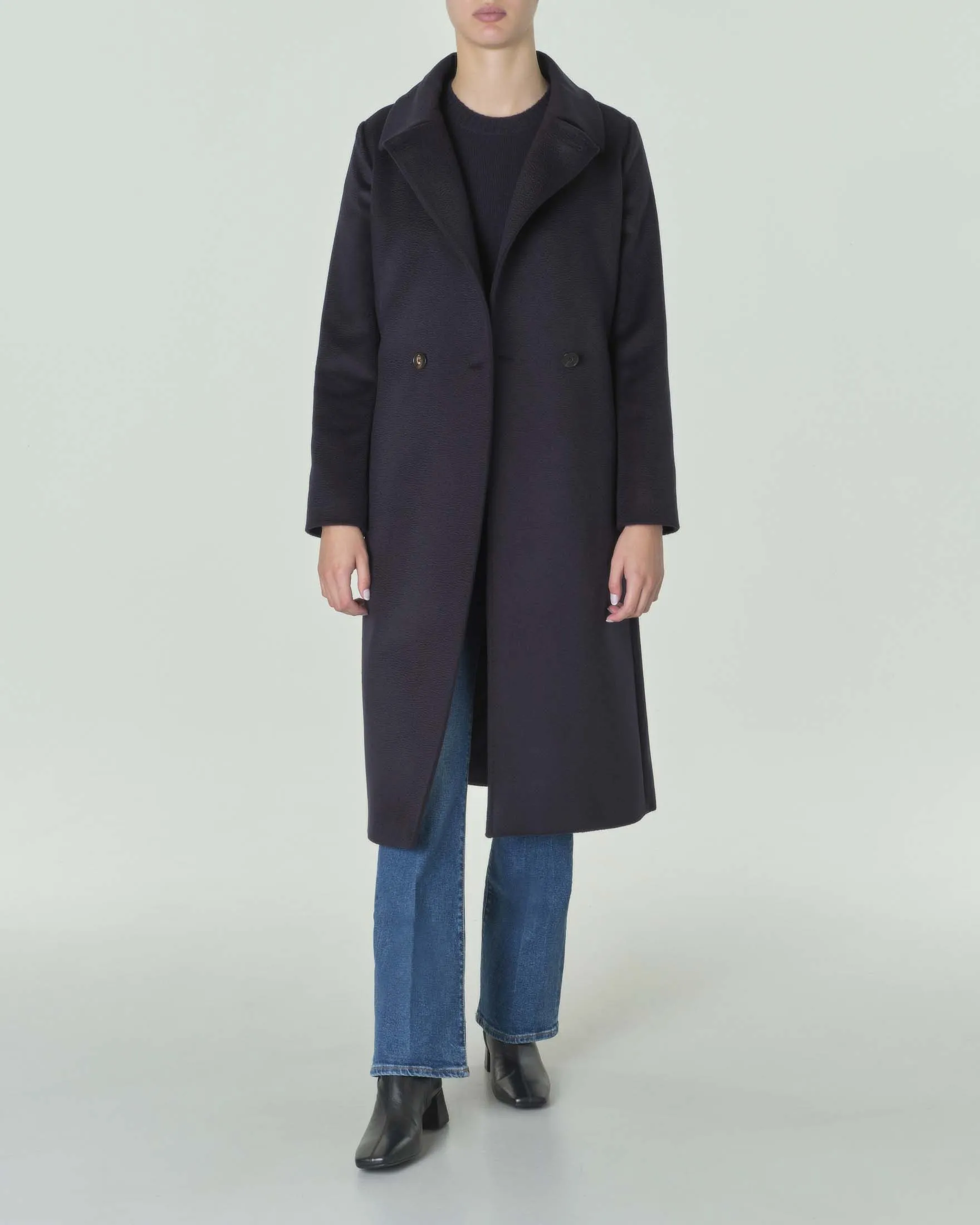 Cappotto blu in drap di pura lana con colletto a camicia e cintura in vita
