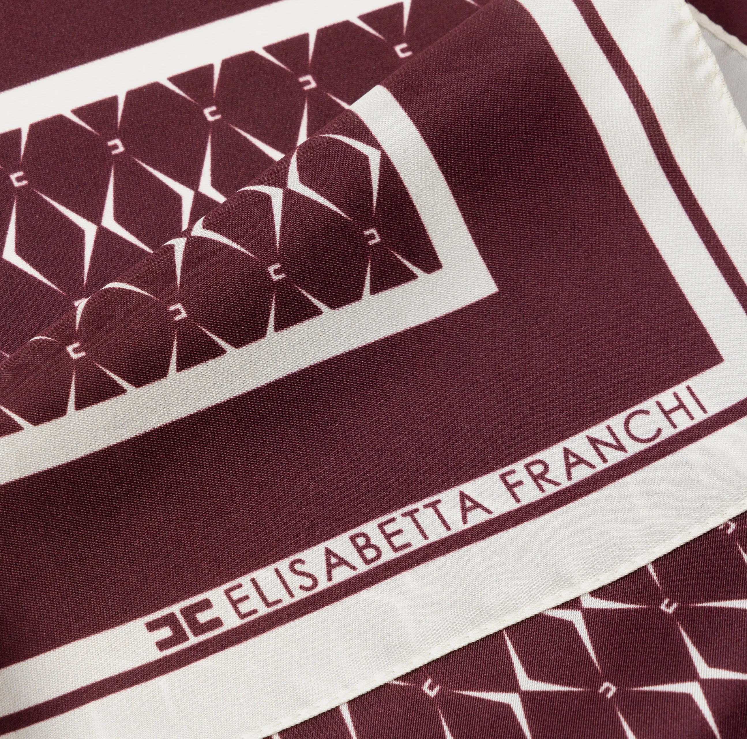 Foulard in seta con pattern rombo e logo