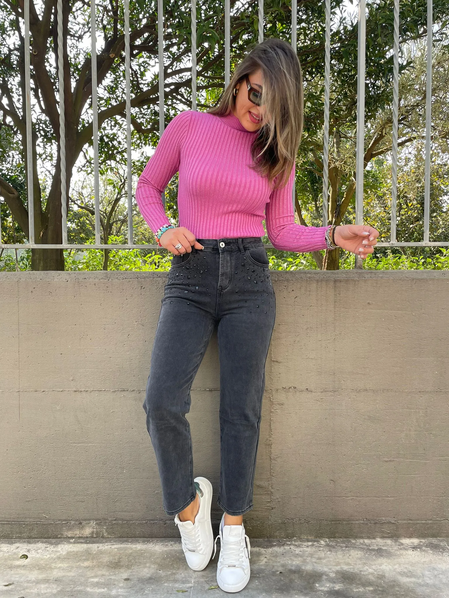 Jeans nero con swarovski tono su tono