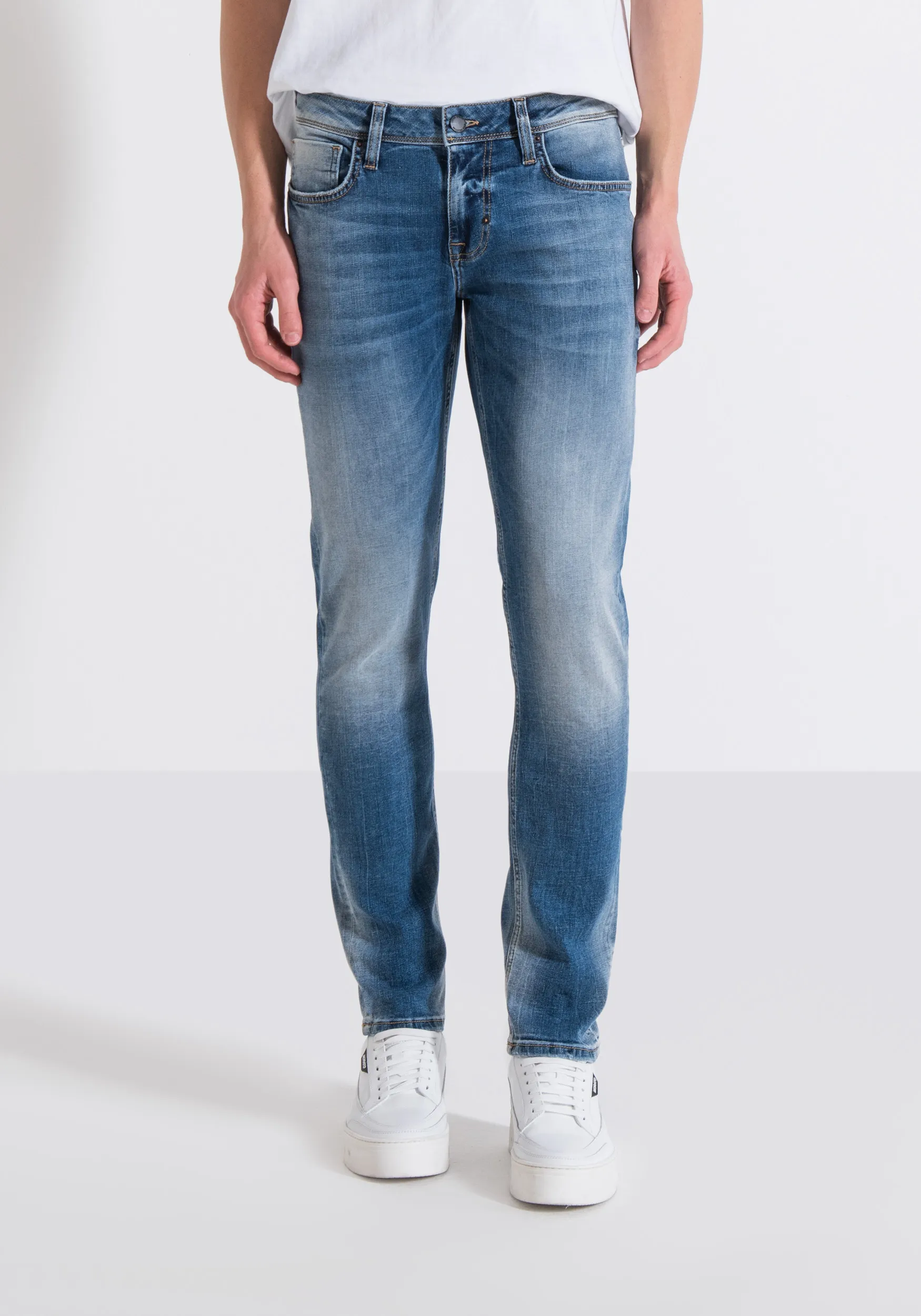 JEANS TAPERED FIT “OZZY” IN DENIM STRETCH LAVAGGIO MEDIO