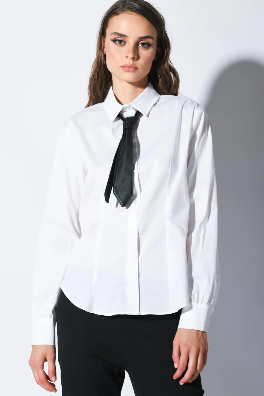 Nuna Lie  ---------    ------------Camicia con cravattino