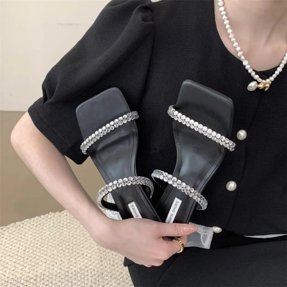 Pantofole da donna Argento 2024 Pantofole francesi con temperamento moda strass moda estiva Pantofole con gonna abbinate stile f